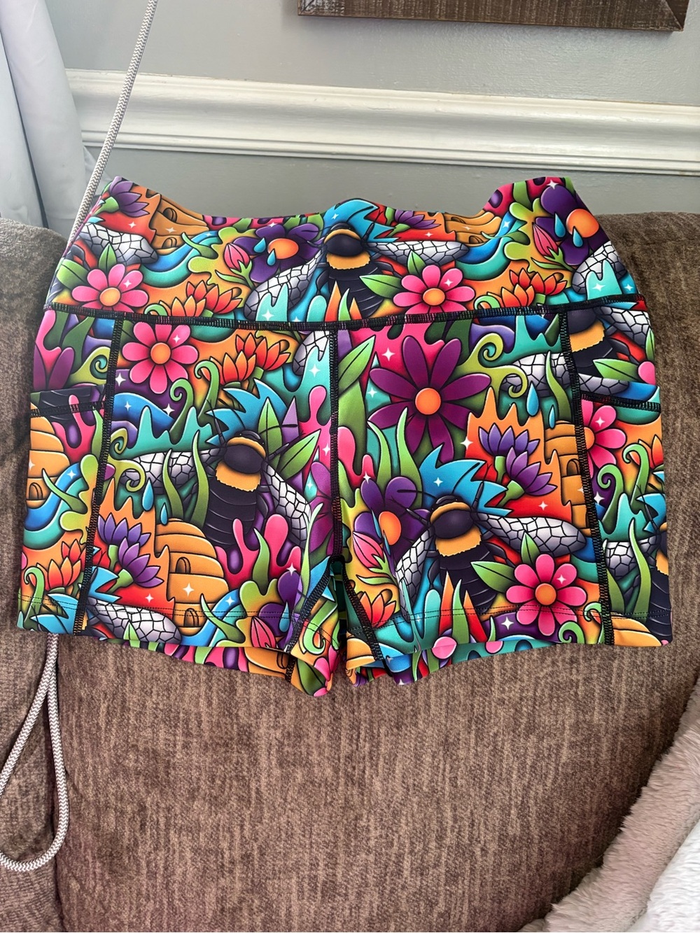 CVG Bee Bold medium shorts 2.5”
